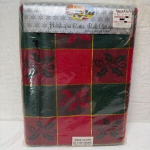 NIP Christmas Plaid Tablecloth Red Green Gold Metallic Holly Damask Rectangular